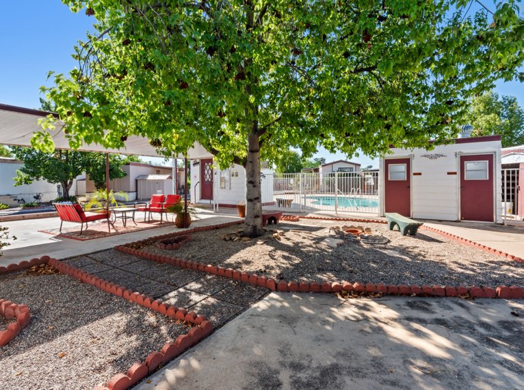 Shade tree area at Lamplighter Mobile Home Community in Tucson, AZ