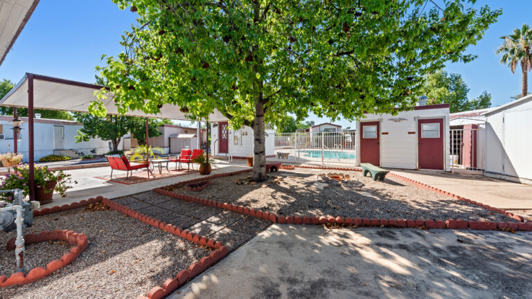 suburban, Comfort Communities neighborhood, cleanliness, comfortable manufactured home exterior, community