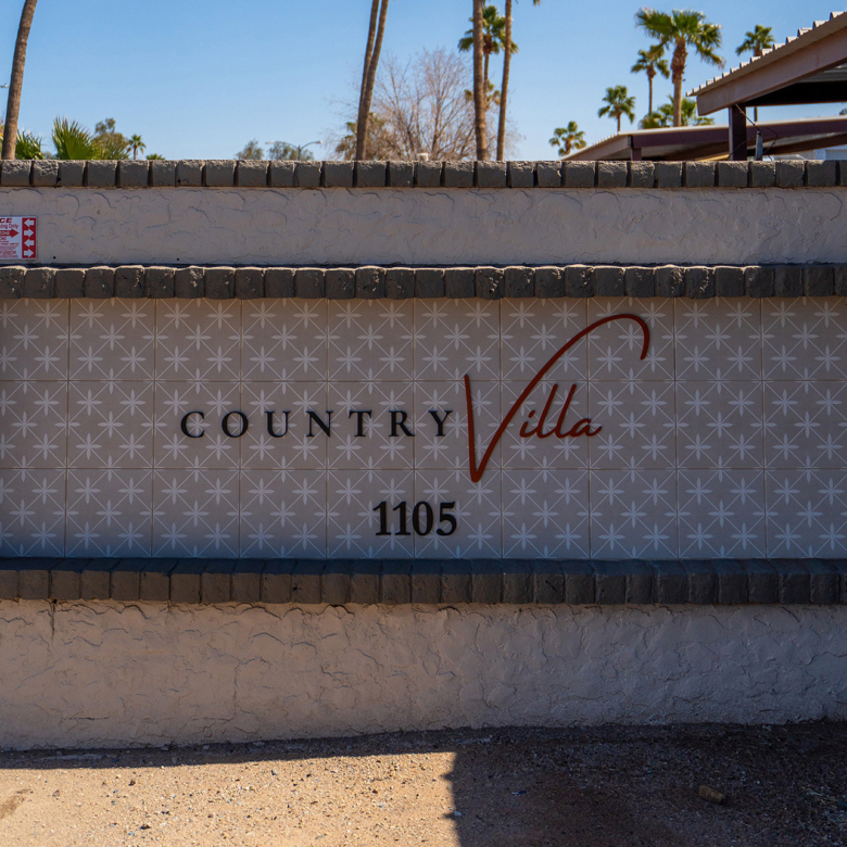 Entrance for Country Villa mobile home community in Avondale, AZ