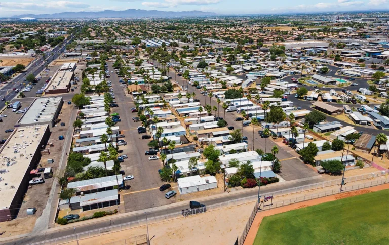 property, comfortable manufactured home exterior, cleanliness, exterior, managed active adult community