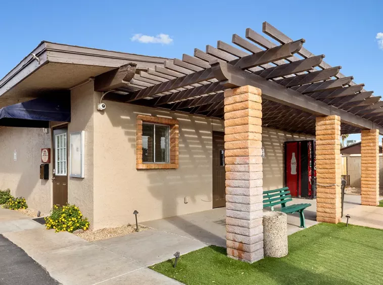 Royal Glen Mobile Home Park in Glendale, AZ