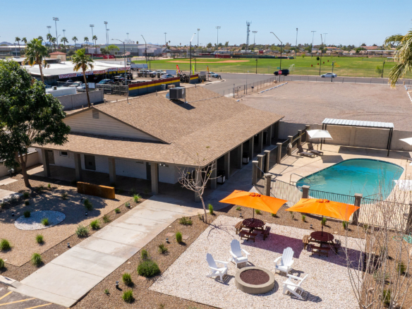 Exterior view of Country Villa mobile home community in Avondale, AZ