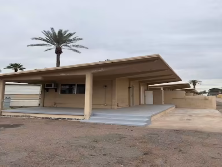 clean and well maintained community, neighborhood, park, Phoenix, quiet suburban neighborhood setting