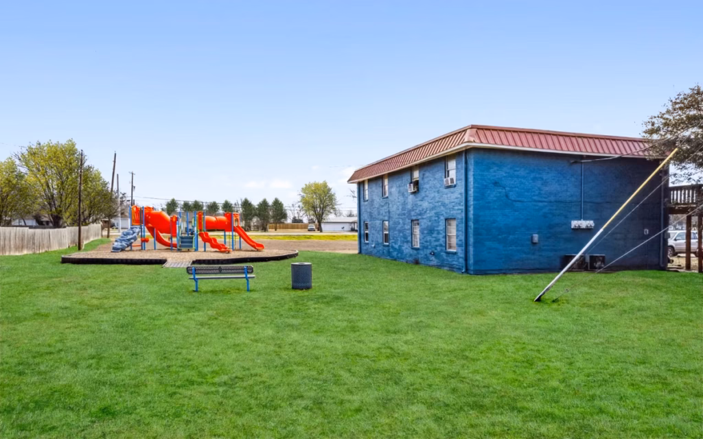 clean residential streetscape, comfortable manufactured home exterior, Mesa, community, Texas