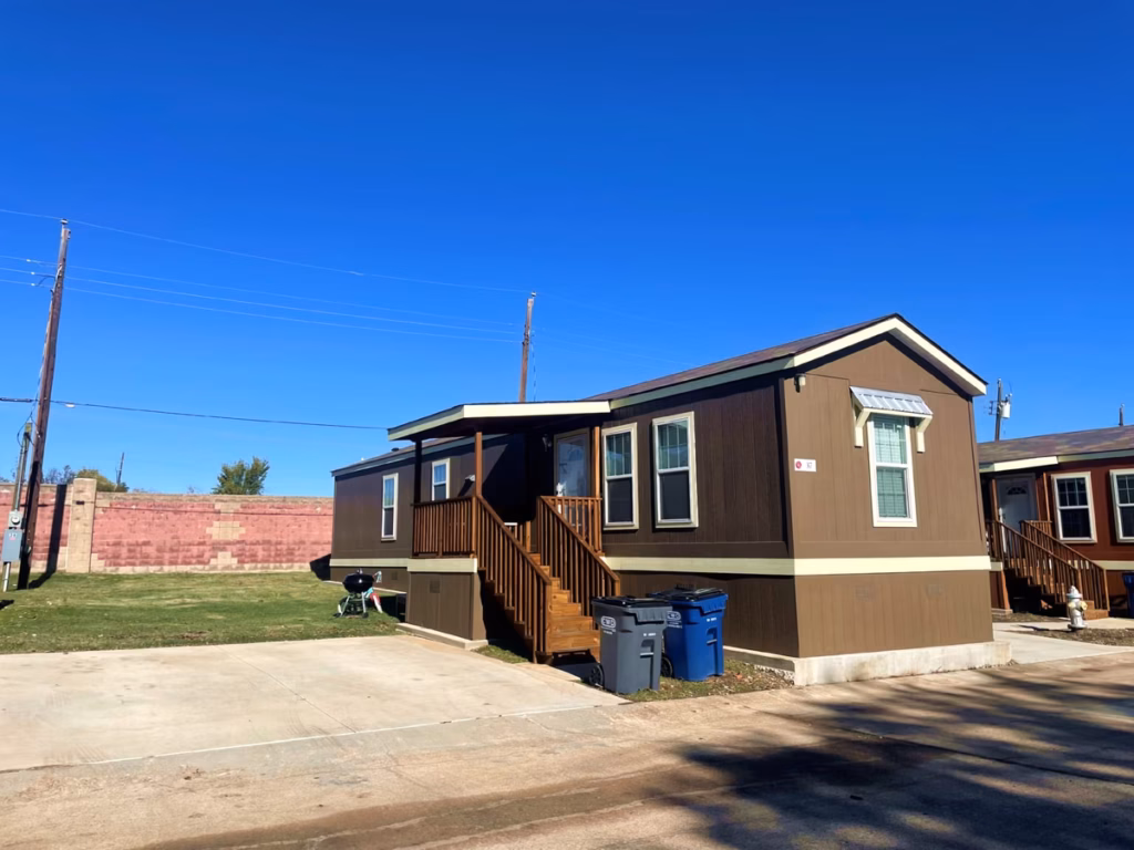 RV, RV parks in Arizona, comfortable manufactured home exterior, suburban, homesite