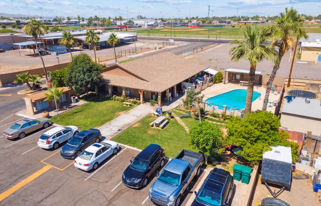 clean residential streetscape, clean and well maintained community, affordable, community, land-lease