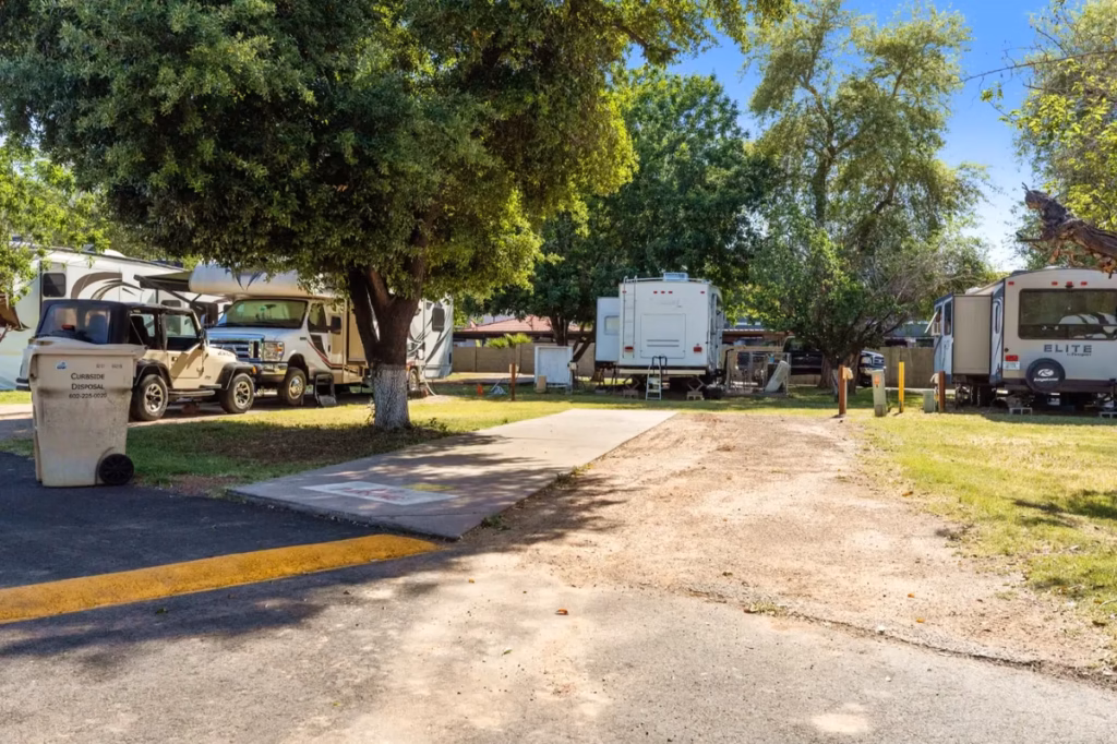 neighborhood, streetscape, Mesa, land lease manufactured home lot, clean and well maintained community
