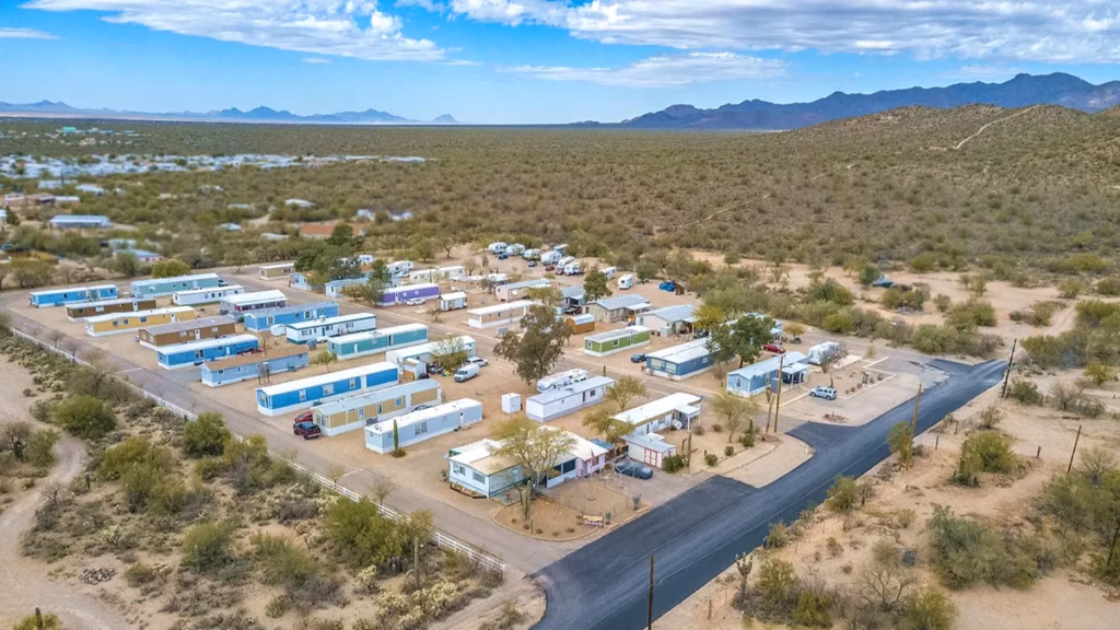 suburban, Phoenix, 55 plus active adult community, cleanliness, land lease manufactured home lot