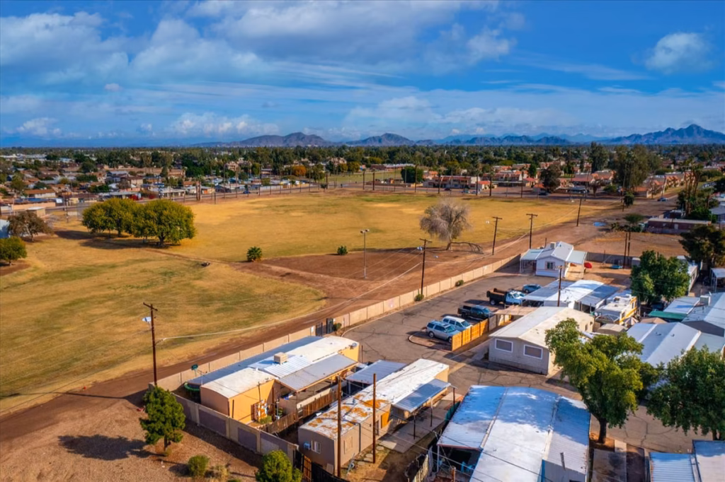 RV parks in Arizona, streetscape, community, park, clean residential streetscape
