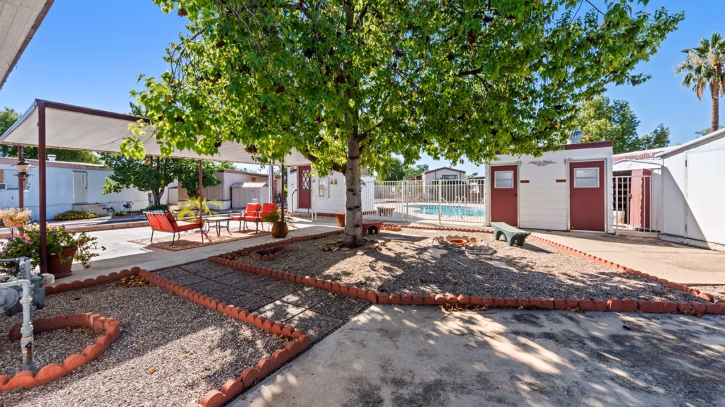 RV parks in Arizona, quiet suburban neighborhood setting, housing, streetscape, suburban