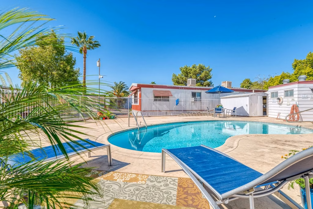 affordable manufactured homes Phoenix, housing, clean and well maintained community, park, streetscape