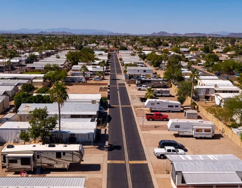 Phoenix, quality manufactured home neighborhood, quiet suburban neighborhood setting, cleanliness, exterior