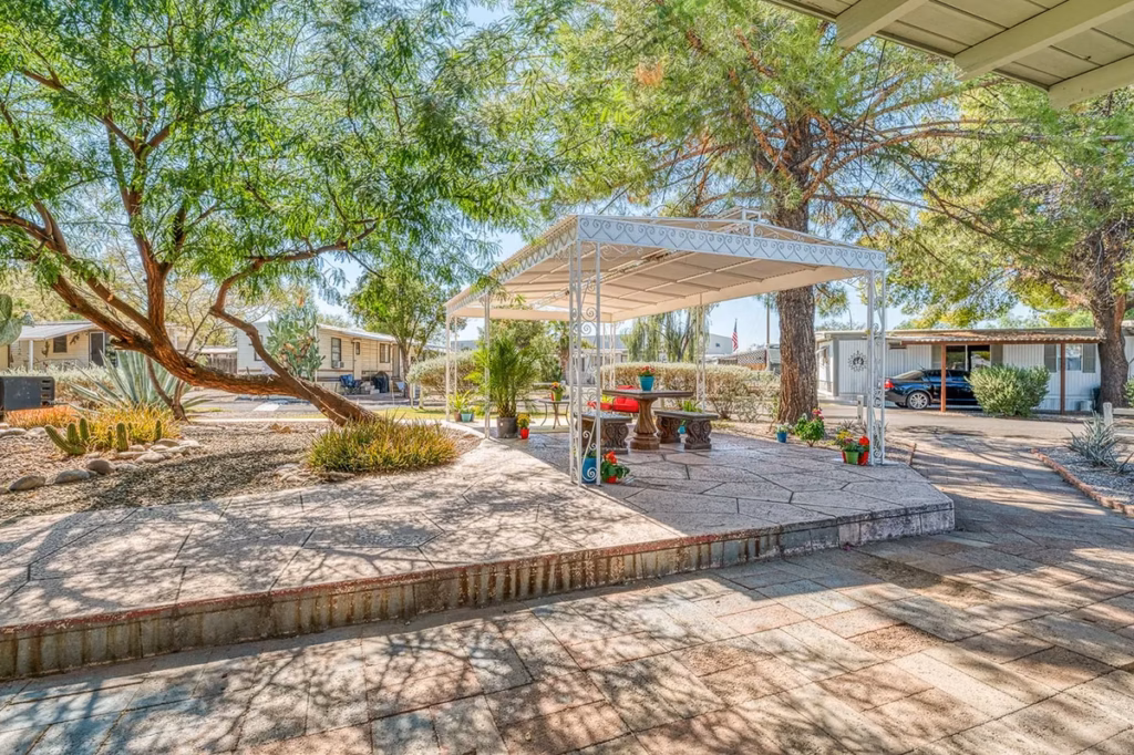 cleanliness, management, affordable manufactured homes Phoenix, suburban, quality manufactured home neighborhood