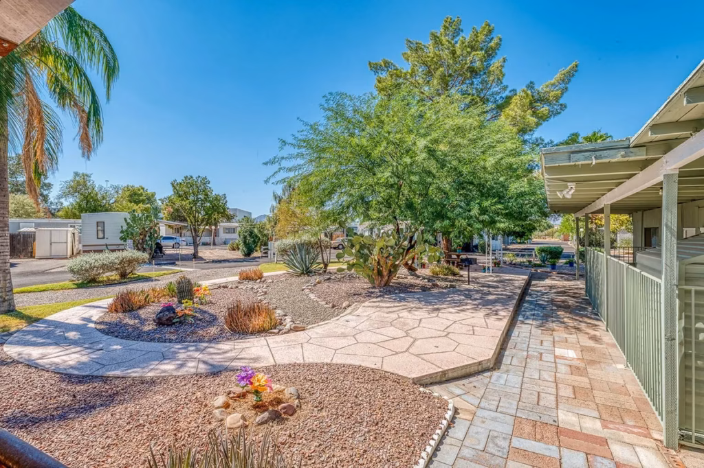 quality manufactured home neighborhood, managed active adult community, Texas, community, park