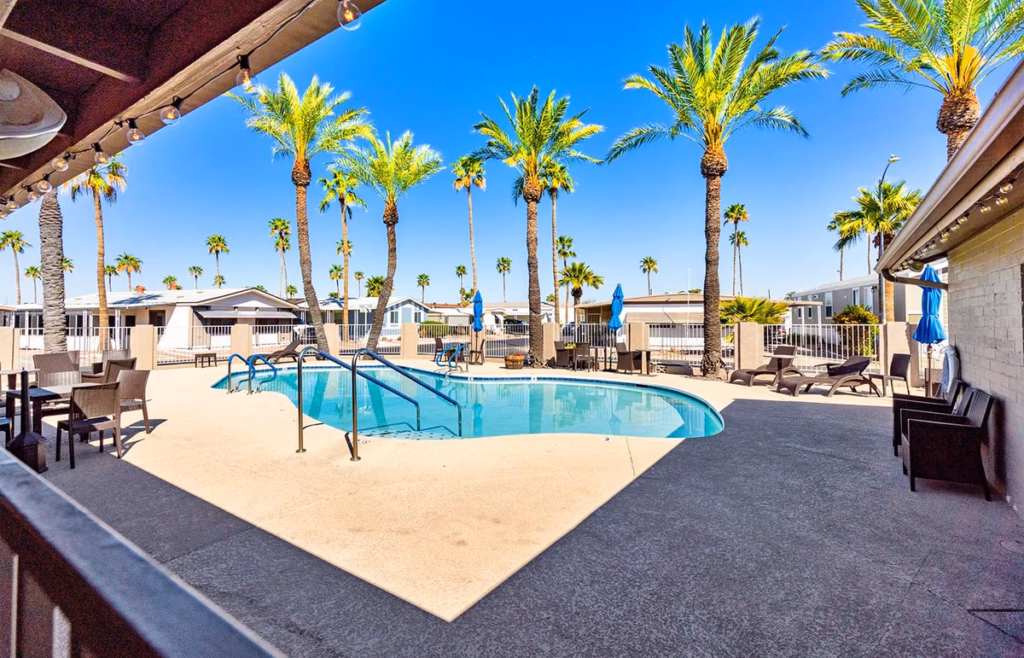 Comfort Communities neighborhood, clean and well maintained community, streetscape, Arizona, Phoenix