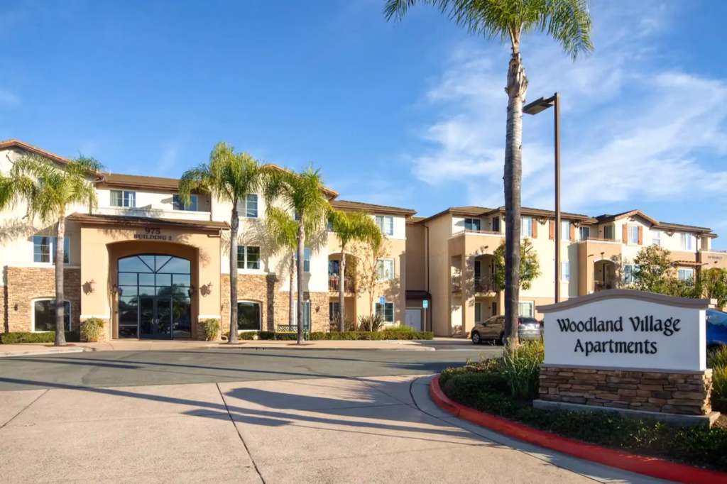 Phoenix, affordable manufactured homes Phoenix, neighborhood, RV, clean residential streetscape