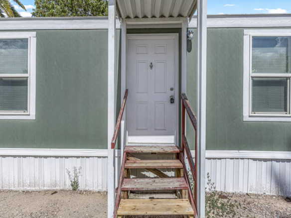 Charming 3-bedroom 1-bath Mobile home for Sale