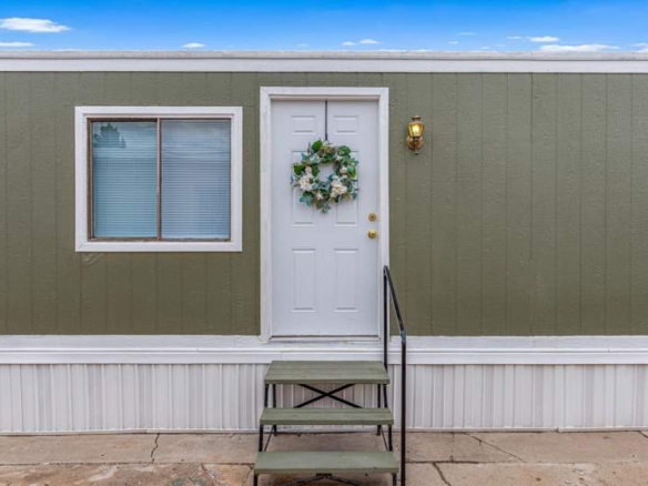 Dream Mobile Home Under $33K!